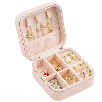 Small Travel Jewelry Case – Portable PU Leather Jewelry Organizer Box for Rings, Earrings & Necklaces | Travel-Friendly Storage Cube.